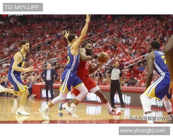 勇士与快船精彩对决回顾四月比赛录像全解析 勇士与快船精彩对决回顾四月比赛录像全解析